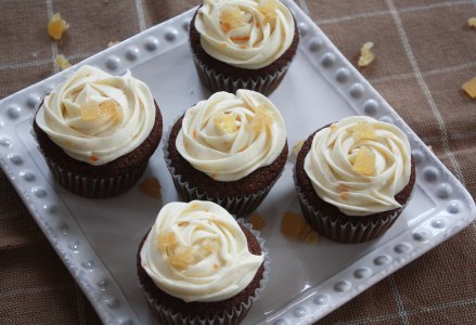 Gingerbread Cupcake with Cream Cheese Frosting ~ Annie's Cooking Lab
